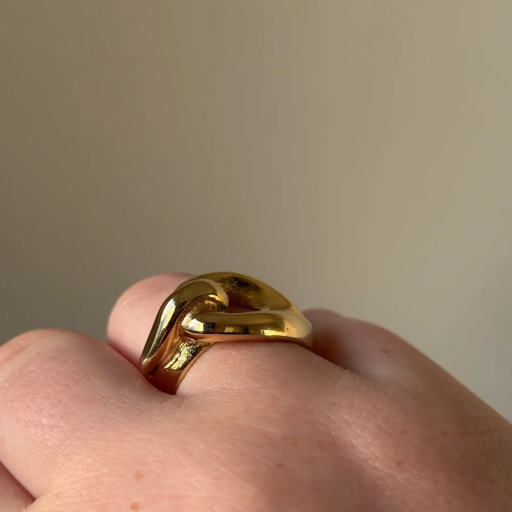 Uno de 50 Sew-Me ring, gold plated, new